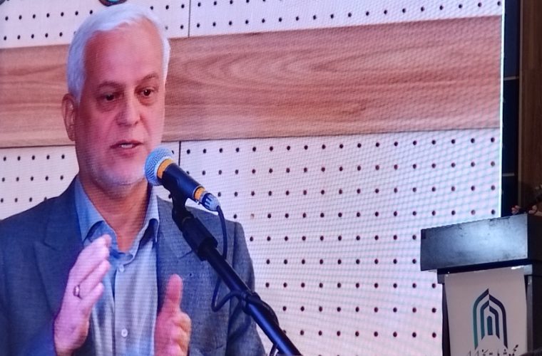 گذشته تاریخی نمایان نیست و مشاهده آن را باید در کتاب ها دید