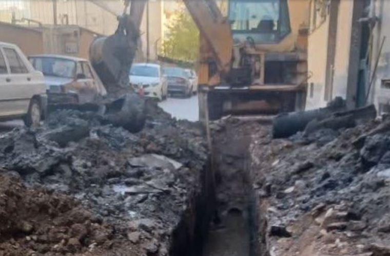 اصلاح شبکه فاضلاب خیابان چهارباغ بالای اصفهان 