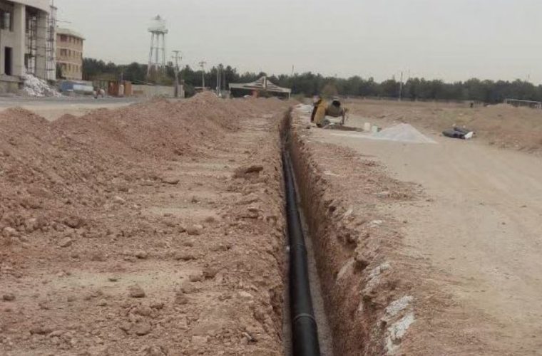 ۱۱۰۰ متر توسعه شبکه فاضلاب دربلوار شهدای صفه توسط آبفای منطقه دو ۱۱۰۰ متر توسعه شبکه فاضلاب دربلوار شهدای صفه توسط آبفای منطقه دو