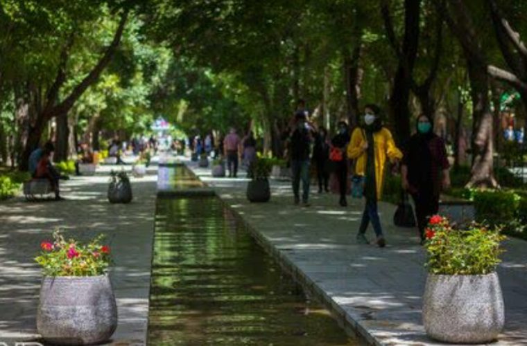 اجرای طرح «باستان» با الهام از معماری سنتی اصفهان در پیاده‌روهای شهر