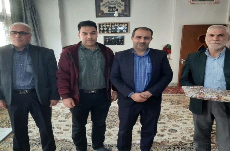 دیدار رئیس مخابرات فلاورجان با همکار جانباز بازنشسته دیدار رئیس مخابرات فلاورجان با همکار جانباز بازنشسته