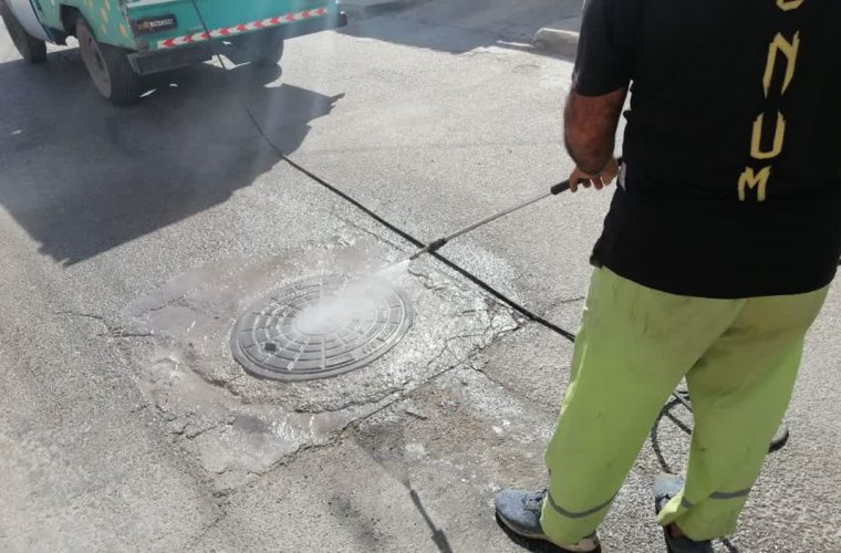 در نیمه‌ی ابتدایی سال جاری انجام شد؛ 💢نصب بیش از ۲ هزار حلقه درب و رینگ منهول فاضلاب در کلان‌شهر اهواز