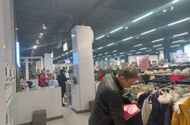 جمع آوری البسه قاچاق از سطح عرضه جمع آوری البسه قاچاق از سطح عرضه