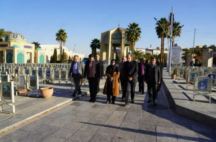 مدیرکل آموزش و پرورش استان اصفهان مدیریت خود را با استعانت از شهدا آغاز کرد