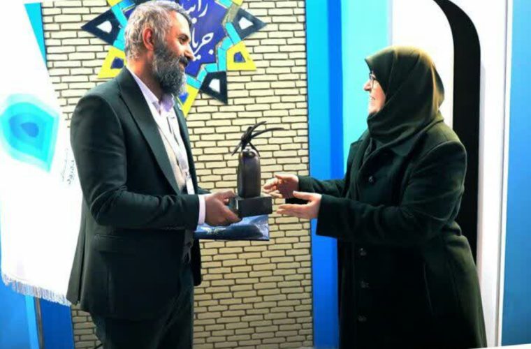 انتخاب پاویون فرهنگی زاینده رود به عنوان غرفه برتر در نمایشگاه محیط زیست