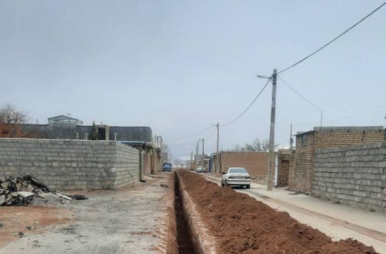 اصلاح شبکه توزیع آب روستای قاسم آباد منطقه تیران و کرون
