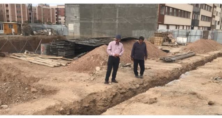 توسعه شبکه جمع آوری فاضلاب در سایت دادگستری شهر بهارستان