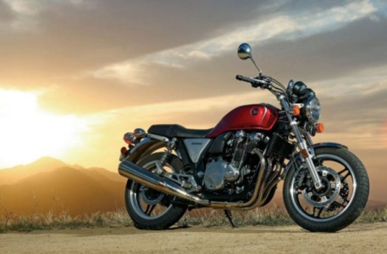 پنچر شدن چرخ موتور سیکلت قاچاق در ایست و بازرسی رامشه