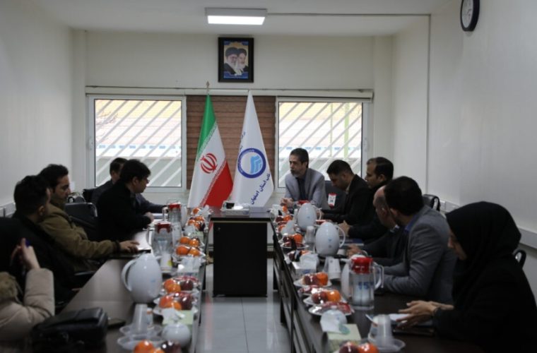 نشست هم اندیشی قرارداد بیمه درمان شرکتهای تابعه وزارت نیرو با شرکتهای بیمهگر نشست هم اندیشی قرارداد بیمه درمان شرکتهای تابعه وزارت نیرو با شرکتهای بیمهگر