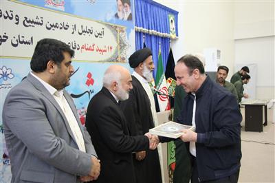 تجلیل مسئولان استانی از مدیر عامل نفت و گاز مارون تجلیل مسئولان استانی از مدیر عامل نفت و گاز مارون