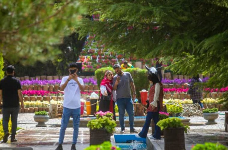 نصب سامانه‌های برق اضطراری در ۹۰ چهارراه شهر اصفهان