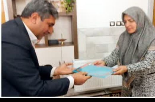 یدار صمیمی مدیر کل دامپزشکی استان اصفهان با همسر شهید سرافراز حسینعلی منتظری