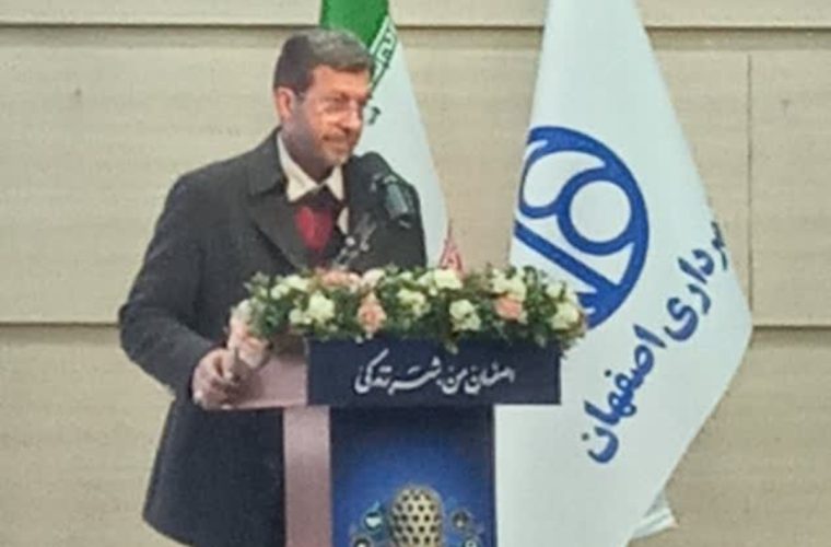 ساده ترین رسانه گرم که مزاحمتی ندارد رادیو می باشد