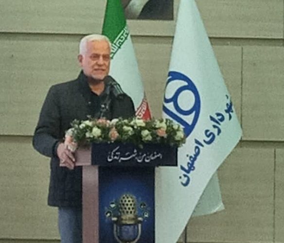 هنر به جان انسان می نشیند و احساس یگانگی ایجاد می کند