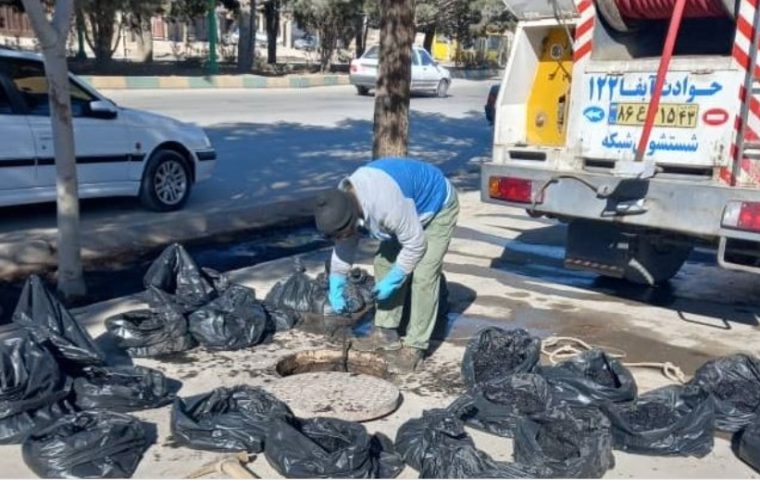 شست‌و‌شو و رفع گرفتگی بیش از ۲۲.۵ کیلومتر از شبکه دفع فاضلاب برخوار