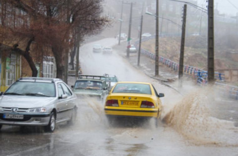 فعالیت ۳۰ اکیپ ستاد سیل در شهر اصفهان فعالیت ۳۰ اکیپ ستاد سیل در شهر اصفهان