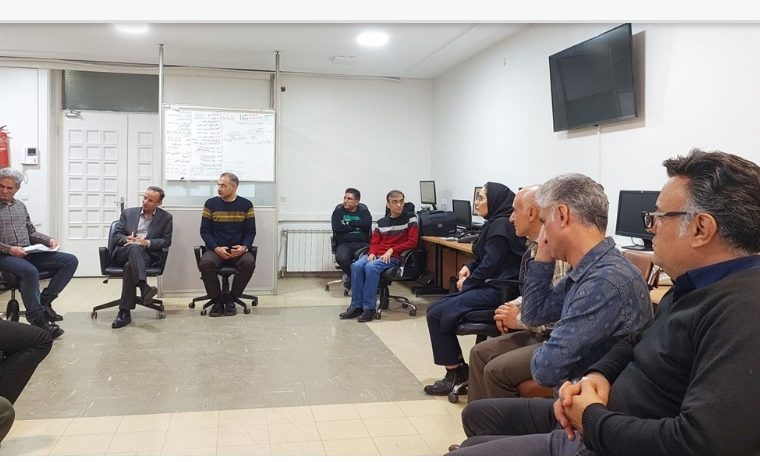 بازدید سرزده سرپرست مخابرات منطقه اصفهان از اداره نگهداری و پشتیبانی سیستم های دسترسی بازدید سرزده سرپرست مخابرات منطقه اصفهان از اداره نگهداری و پشتیبانی سیستم های دسترسی