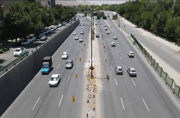 اجرای عملیات آسفالت پروژه تعریض خروجی بزرگراه شهید دستجردی