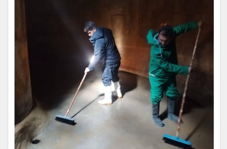 شستشوی مخزن ۱۵۰ مترمکعبی روستای امین آباد شهرضا