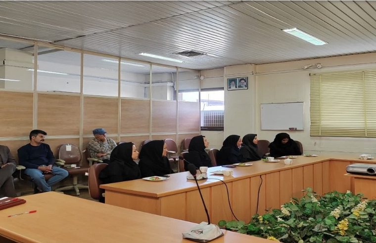 برگزاری جلسه با موضوع سواد سلامت در مدیریت مخابرات شهرستان نجف‌آباد
