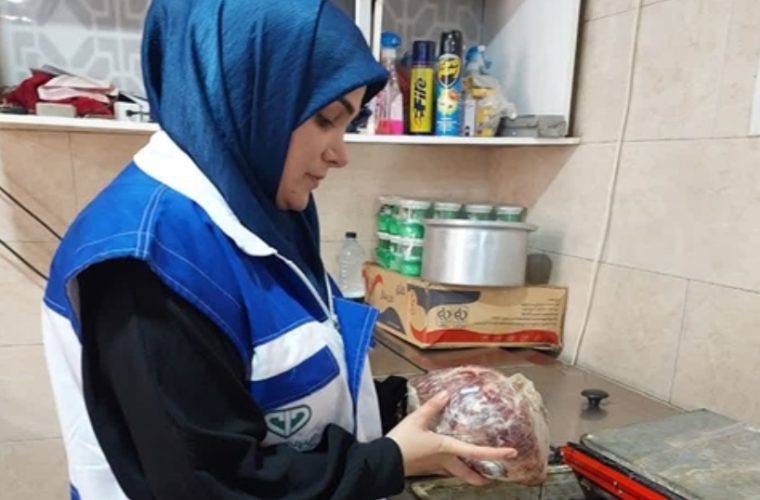 بازرسی از ۷۵ مرکز عرضه فرآورده خام دامی توسط کارشناس شبکه دامپزشکی آران و بیدگل