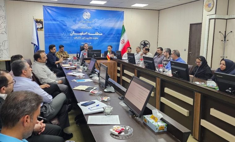 برگزاری جلسه پروژه یک میلیون دایری سرویس اینترنت فیبر نوری مراکز ناحیه جنوب در معاونت تجاری