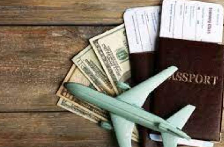 ضبط ارز قاچاق در فرودگاه اصفهان ضبط ارز قاچاق در فرودگاه اصفهان