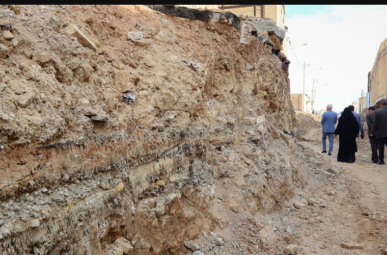 تکمیل گذر عابر پیاده کمرزرین تا ۲ ماه آینده