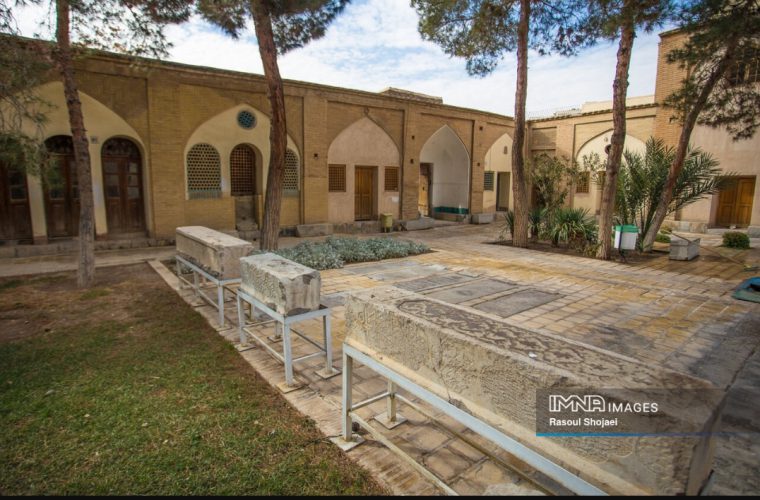 درهای چله‌خانه‌های تخت فولاد به روی مردم گشوده شده است