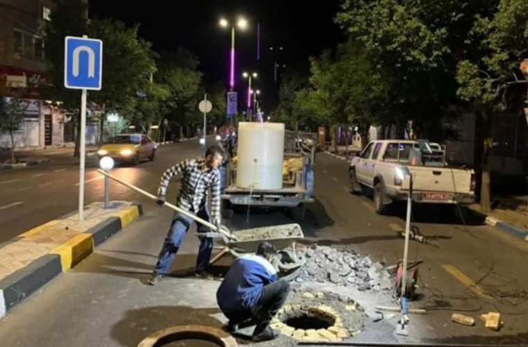 مرئی سازی و هم سطح سازی دریچه های منهول فاضلاب خیابان اصلی شهر اردستان مرئی سازی و هم سطح سازی دریچه های منهول فاضلاب خیابان اصلی شهر اردستان