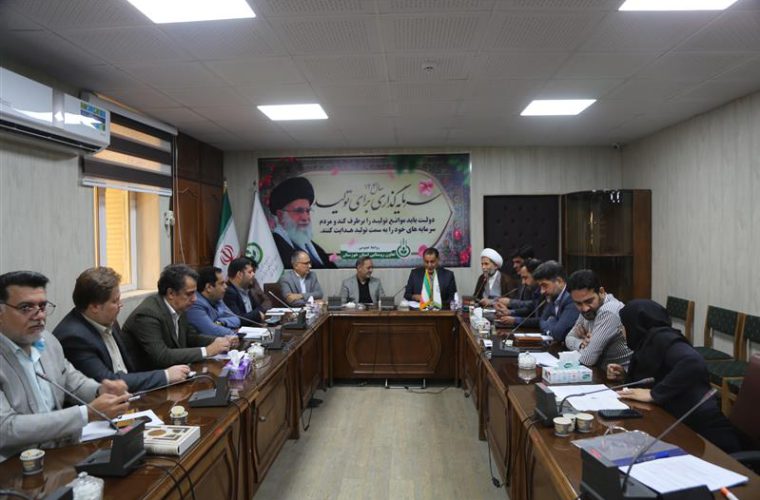 دکتر طلایی در جلسه با مدیران و معاونین تعاون روستایی خوزستان مطرح کرد: تدوین برنامه راهبردی برای تنظیم بازار کشاورزی/ تأکید بر توسعه زیرساخت‌ها و حمایت از کارکنان تعاون روستایی