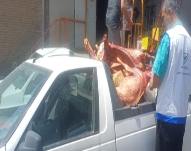 توقیف بیش از هزار کیلوگرم گوشت قرمز در شهرستان کاشان توقیف بیش از هزار کیلوگرم گوشت قرمز در شهرستان کاشان