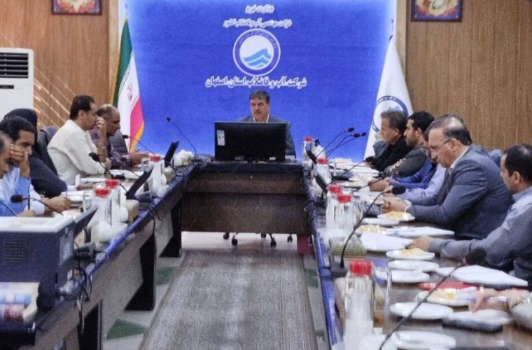مدیران آبفای کلانشهر اصفهان برای تامین آب مورد نیاز مردم به خط شدند مدیران آبفای کلانشهر اصفهان برای تامین آب مورد نیاز مردم به خط شدند