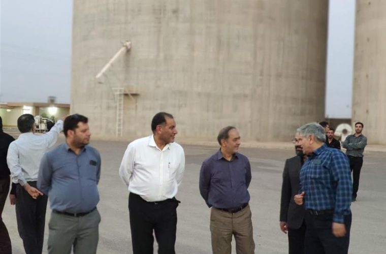 بازدید مدیرعامل تعاون روستایی ایران از سیلوی ۳۰ هزار تنی دزفول و نشست صمیمی با تعاونیهای کشاورزی برای رفع موانع توسعه و پیشرفت بازدید مدیرعامل تعاون روستایی ایران از سیلوی ۳۰ هزار تنی دزفول و نشست صمیمی با تعاونیهای کشاورزی برای رفع موانع توسعه و پیشرفت