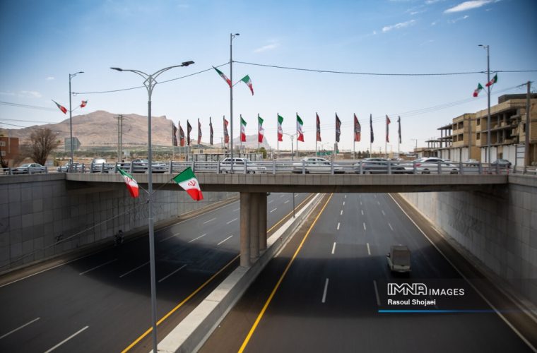 نصب حدود ۱۳ هزار قطعه بتنی در ابرپروژه «رینگ چهارم اصفهان» نصب حدود ۱۳ هزار قطعه بتنی در ابرپروژه «رینگ چهارم اصفهان»