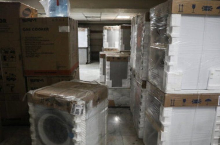 انبارانبا کالای قاچاق در یک باغ انبارانبا کالای قاچاق در یک باغ