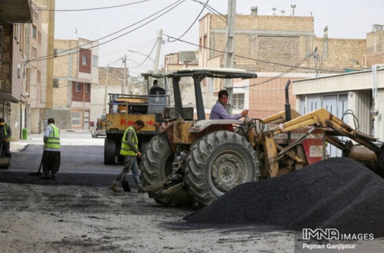 درزگیری آسفالت ۱۲ هزارمتر از معابر منطقه ۵ درزگیری آسفالت ۱۲ هزارمتر از معابر منطقه ۵