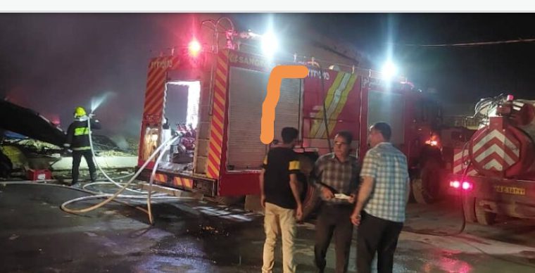 اعزا تانکرهای آبرسان آبفای شاهین شهر در عملیات اطفاء حریق شهرک صنعتی مورچه خورت اعزا تانکرهای آبرسان آبفای شاهین شهر در عملیات اطفاء حریق شهرک صنعتی مورچه خورت
