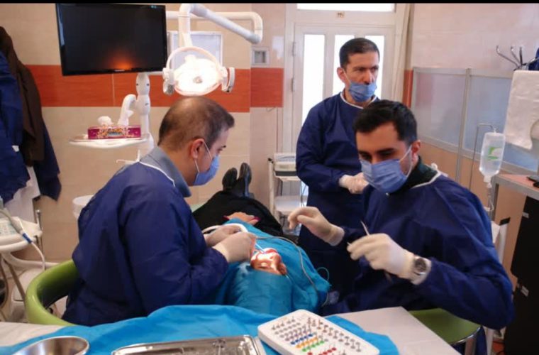 ارائه یازده خدمت درمانی با تعرفه دولتی و پذیرش بیماران ویژه ترم جدیددر دانشکده دندانپزشکی اصفهان ارائه یازده خدمت درمانی با تعرفه دولتی و پذیرش بیماران ویژه ترم جدیددر دانشکده دندانپزشکی اصفهان