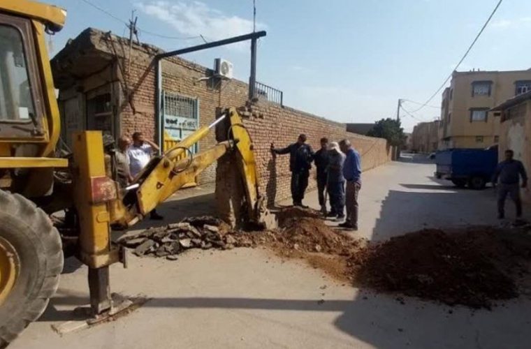 کشف ۱۹ فقره انشعاب غیر مجاز آب توسط آبفای منطقه سه اصفهان کشف ۱۹ فقره انشعاب غیر مجاز آب توسط آبفای منطقه سه اصفهان
