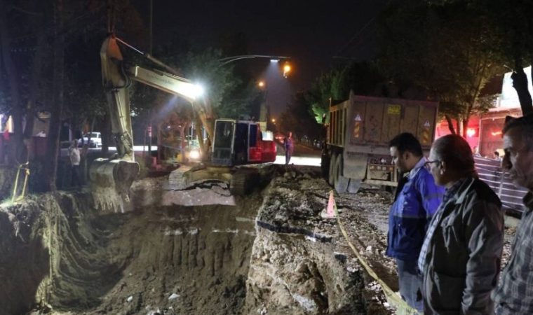 ادامه عملیات اصلاح و بازسازی کلکتور فاضلاب شمال اصفهان ادامه عملیات اصلاح و بازسازی کلکتور فاضلاب شمال اصفهان