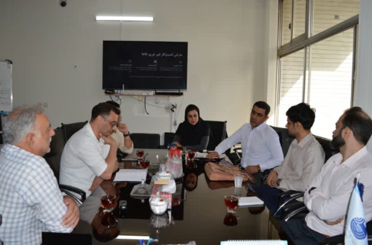 بررسی تخصصی ایده‌های بازاریابی و فروش فیبر نوری در شرکت طاها با حضور اساتید دانشگاه اصفهان