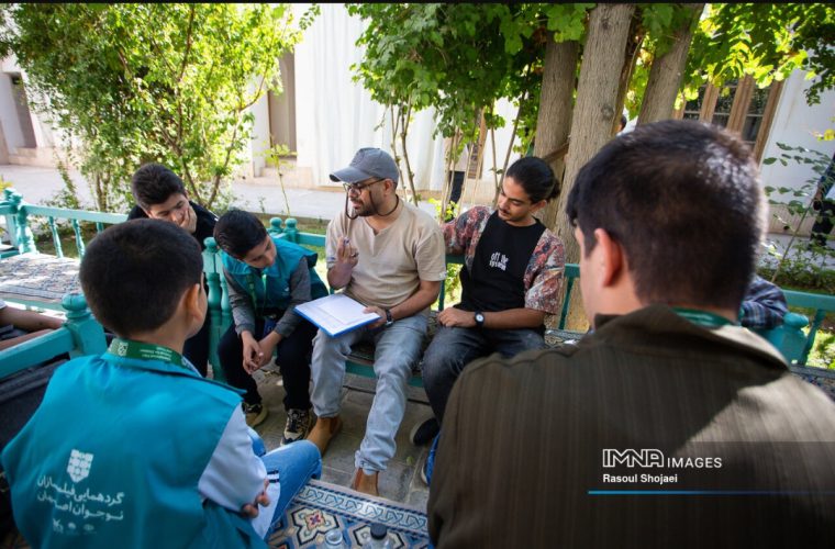 داوری آثار نخستین «گردهمایی فیلمسازان اصفهان» با حضور فیلمسازان برجسته داوری آثار نخستین «گردهمایی فیلمسازان اصفهان» با حضور فیلمسازان برجسته