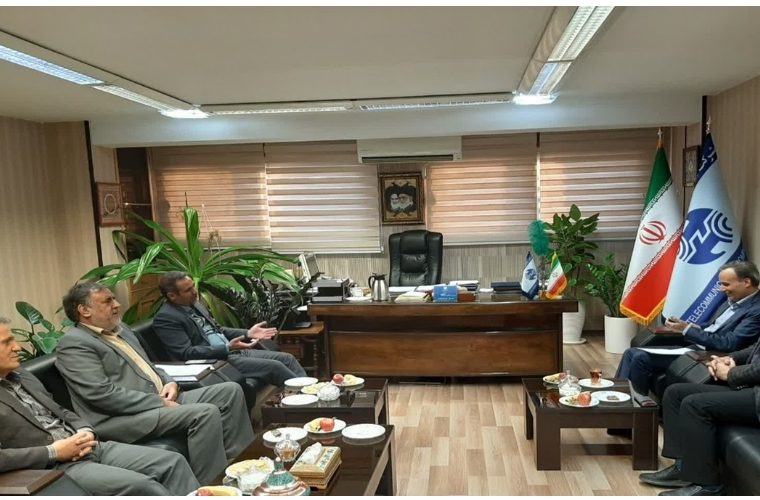 شهردار و اعضای شورای شهر جوشقان قالی با مدیر مخابرات منطقه اصفهان دیدار کردند