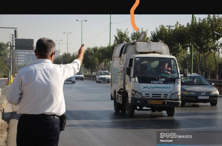 برخورد قاطع بازرسان سازمان حملونقل بار شهرداری اصفهان با متخلفان برخورد قاطع بازرسان سازمان حملونقل بار شهرداری اصفهان با متخلفان