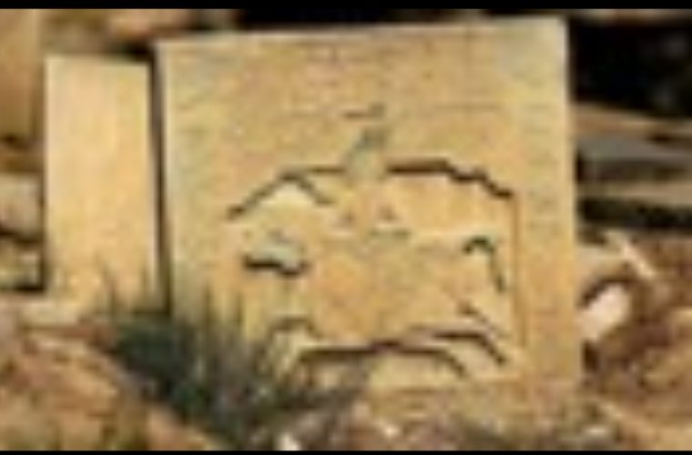 حفاظت از سنگهای تاریخی تخت فولاد با پروژه شناسنامهدار کردن آغاز شد حفاظت از سنگهای تاریخی تخت فولاد با پروژه شناسنامهدار کردن آغاز شد