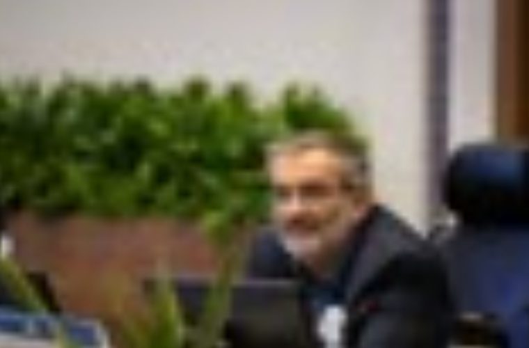 اصفهان ماههاست هوای پاک ندیده؛ حقابه شهر و کشاورزان در معرض فراموشی است اصفهان ماههاست هوای پاک ندیده؛ حقابه شهر و کشاورزان در معرض فراموشی است