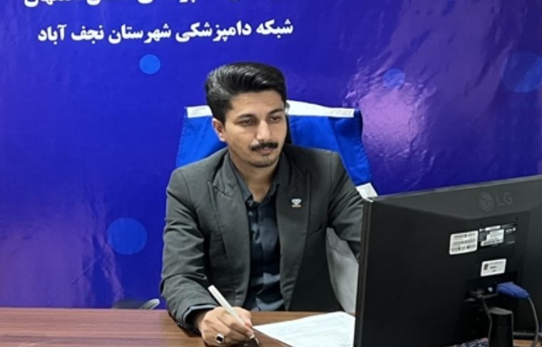 توقیف کامیون حامل بیش از ۱۲ تن آلایش مرغ غیربهداشتی در شهرستان نجف آباد توقیف کامیون حامل بیش از ۱۲ تن آلایش مرغ غیربهداشتی در شهرستان نجف آباد