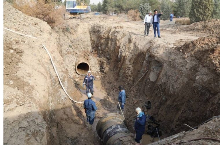 پایان عملیات رفع حادثه خط انتقال آب شرق اصفهان پایان عملیات رفع حادثه خط انتقال آب شرق اصفهان