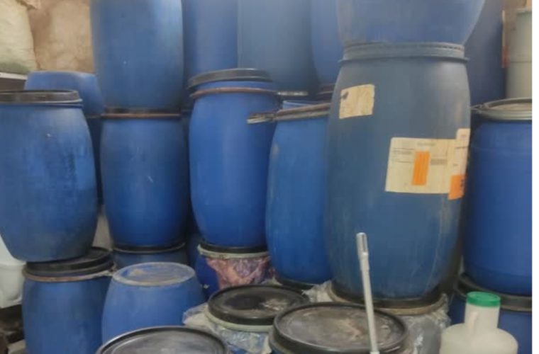 کارگاه غیر مجاز پلمب شد کارگاه غیر مجاز پلمب شد